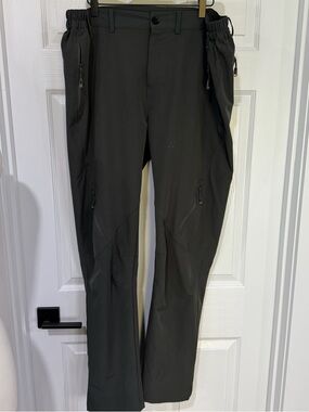 Men's olive green  Cargo Pants with Zippered Pockets